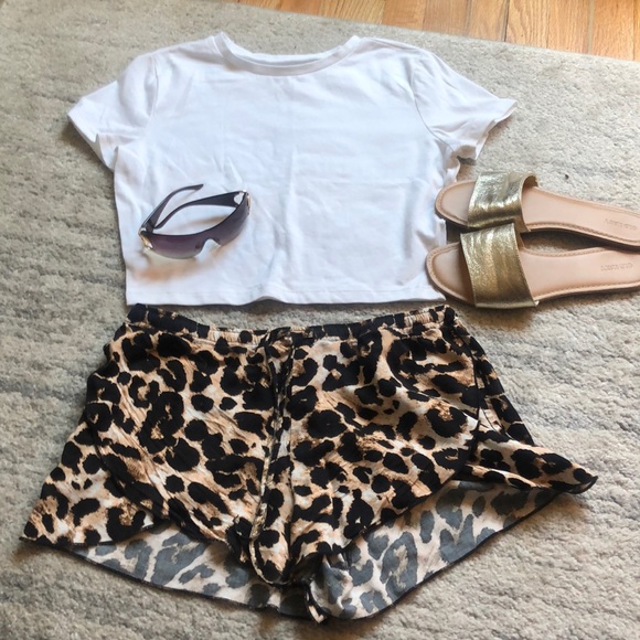 Cute leopard shorts - Picture 1 of 4